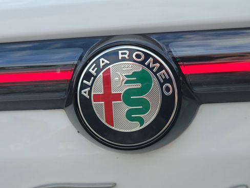 Used 2024 Alfa Romeo Tonale Veloce image 6