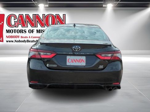 Used 2023 Toyota Camry SE image 6