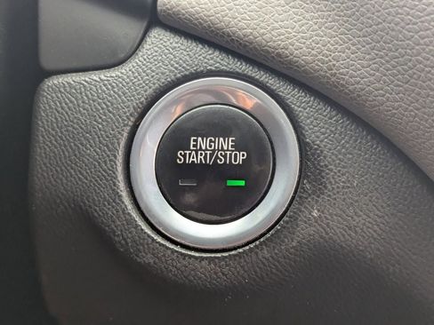 Used 2018 Chevrolet Equinox LT image 29