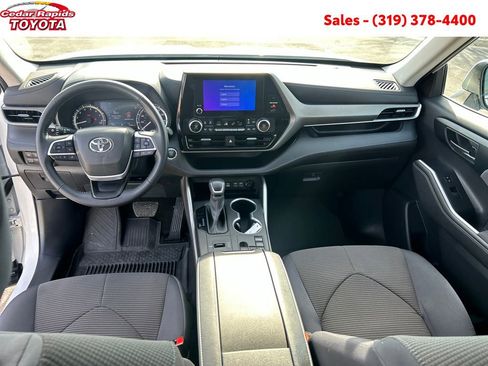Certified 2023 Toyota Highlander LE image 14