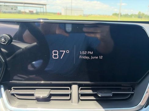 New 2026 Chevrolet Trax LT w/ Driver Confidence Package FWD image 23