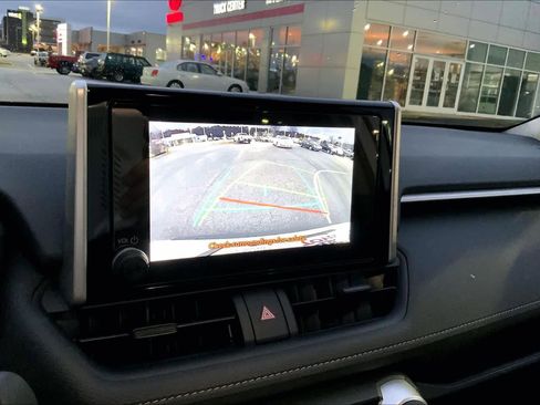 Used 2025 Toyota RAV4 XLE image 28