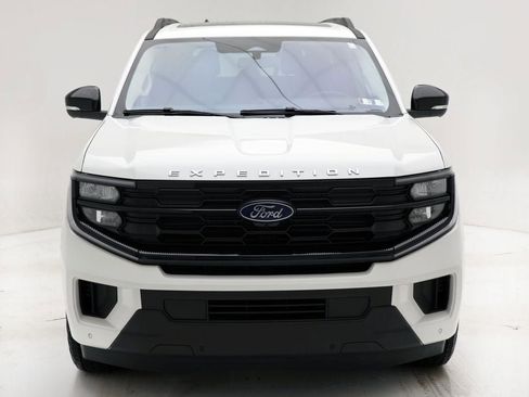 Used 2025 Ford Expedition Active image 5