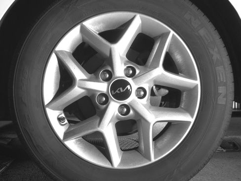 Used 2025 Kia Soul LX w/ LX Technology Package FWD image 17