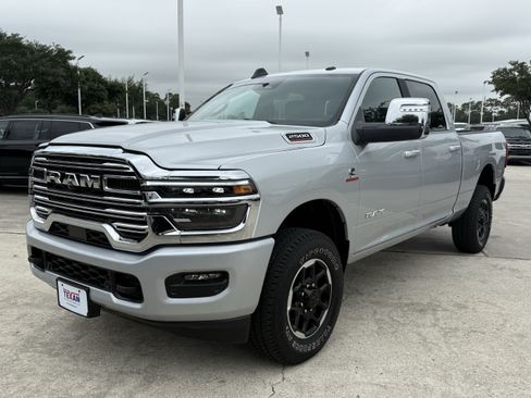 Used 2026 RAM 2500 Laramie AWD/4WD image 10