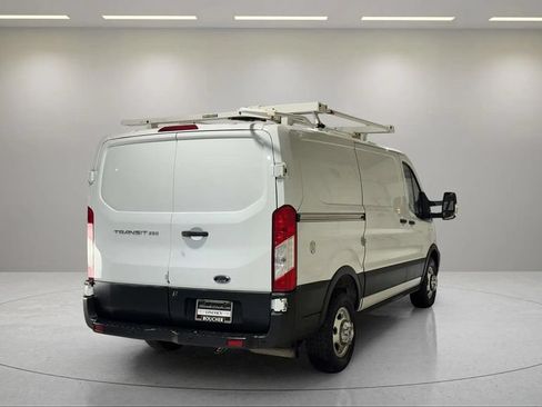 Used 2020 Ford Transit 250 Low Roof AWD image 3