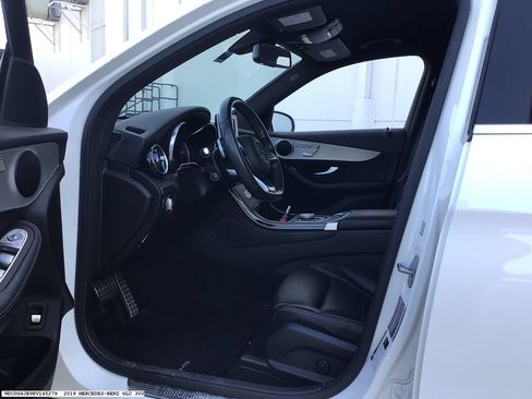 Used 2019 Mercedes-Benz GLC 300 image 8