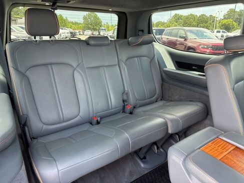 Used 2022 Jeep Grand Wagoneer Series II w/ Convenience Group III AWD/4WD image 19