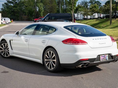 Used 2015 Porsche Panamera S RWD image 9