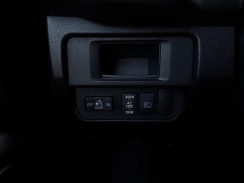 Used 2019 Toyota Tacoma TRD Sport w/ Technology Package AWD/4WD image 21