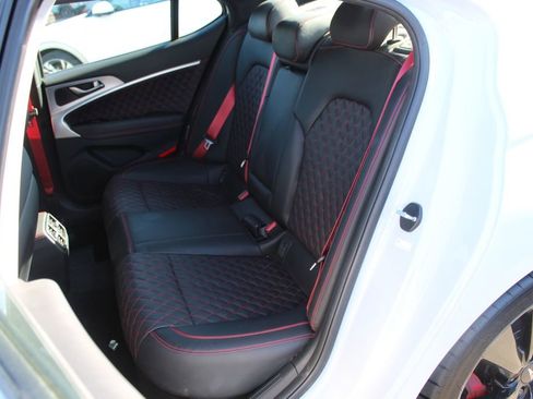 Used 2022 Genesis G70 3.3T image 15