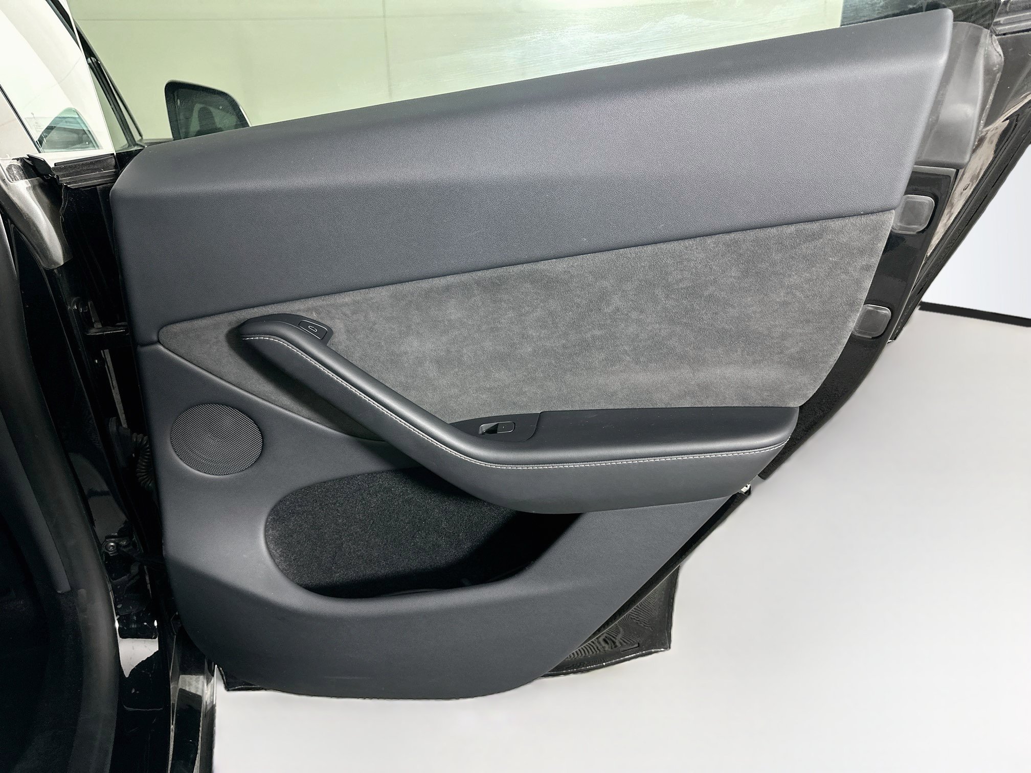 Used 2023 Tesla Model Y AWD image 29