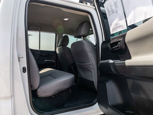 Used 2019 Toyota Tacoma SR5 AWD/4WD image 21