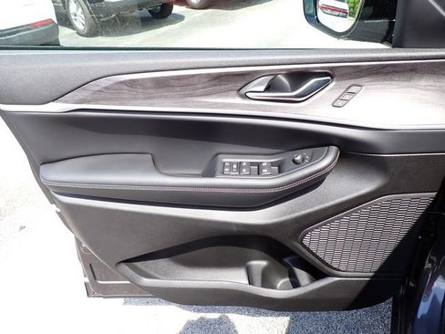 New 2025 Jeep Grand Cherokee L Limited w/ Black Appearance Package image 15