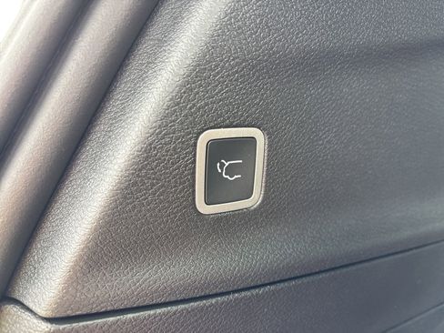 New 2026 Chrysler Pacifica Select FWD image 19
