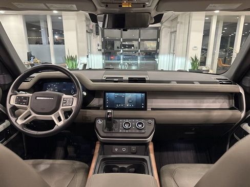 Used 2021 Land Rover Defender 110 SE image 8