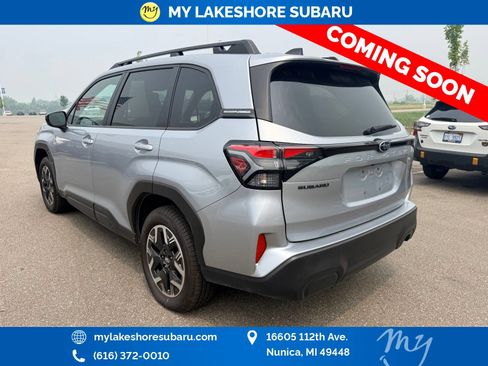 Used 2025 Subaru Forester Premium AWD/4WD image 7