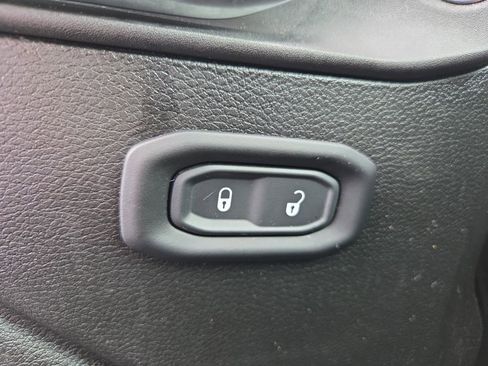 Used 2023 Jeep Wrangler Unlimited w/ Cold Weather Group image 29