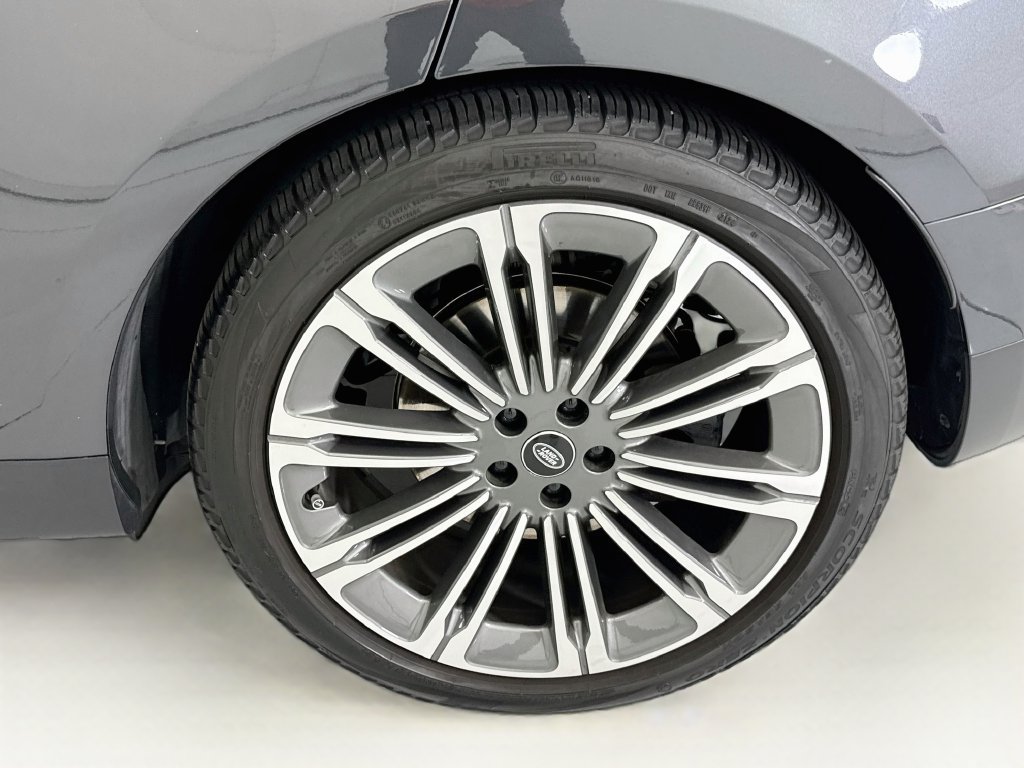 Used 2024 Land Rover Range Rover Sport SE AWD/4WD image 30