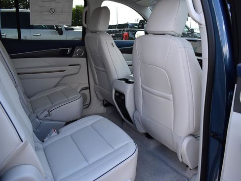 New 2026 Buick Enclave Avenir w/ Super Cruise Package image 6