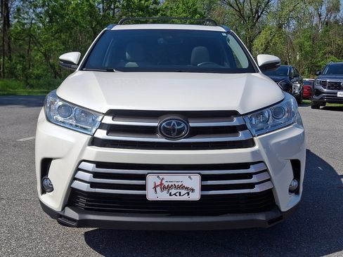 Used 2019 Toyota Highlander XLE AWD/4WD image 2