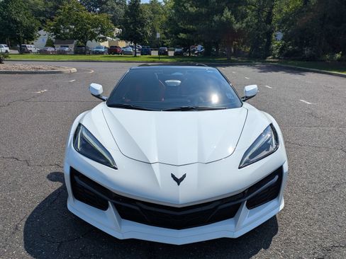 Used 2025 Chevrolet Corvette Z06 RWD image 11