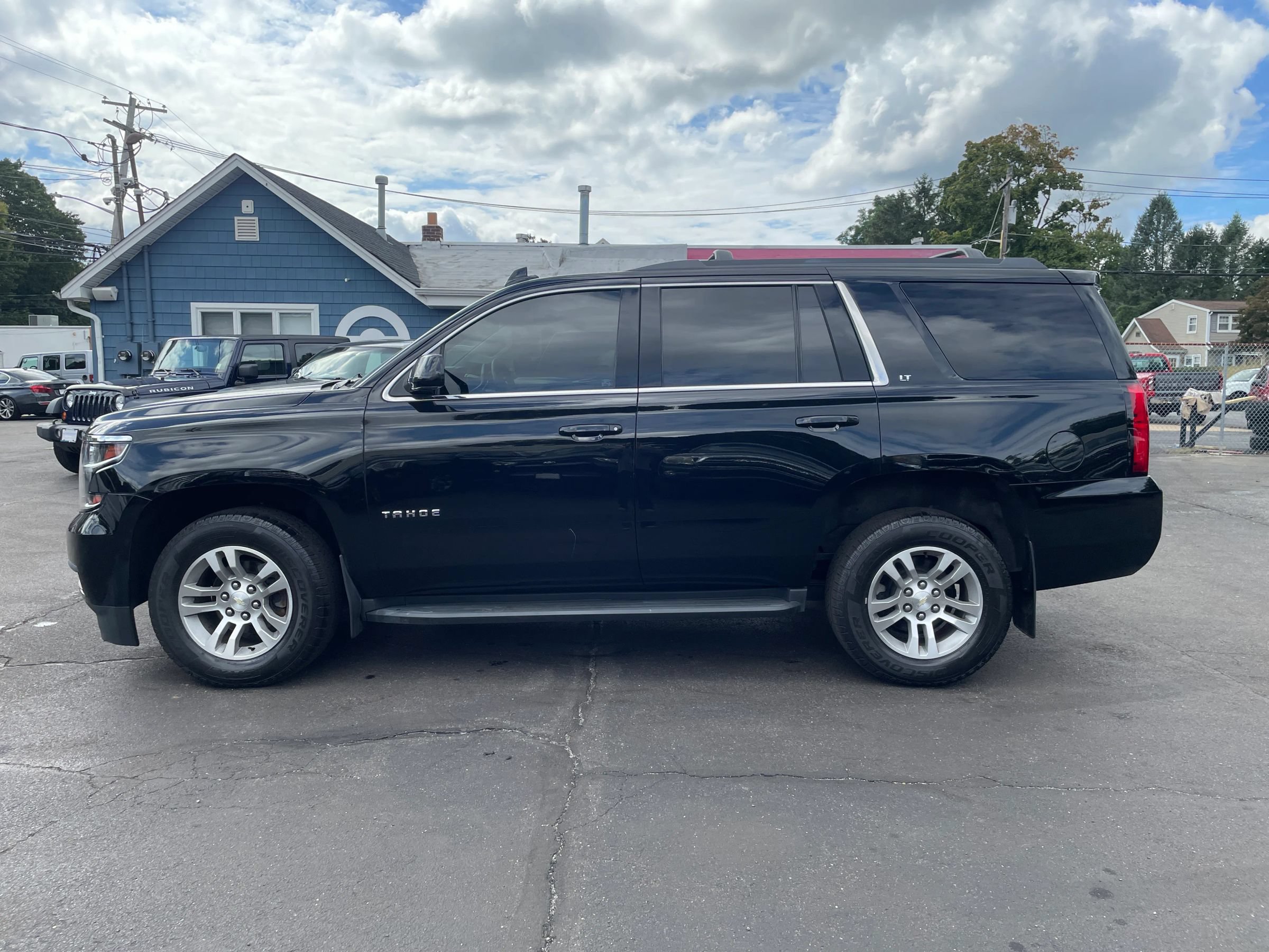 Used 2017 Chevrolet Tahoe LT AWD/4WD image 2