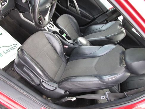 Used 2013 Hyundai Veloster w/ Style Pkg FWD image 12