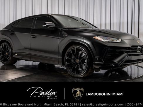Used 2024 Lamborghini Urus S image 1