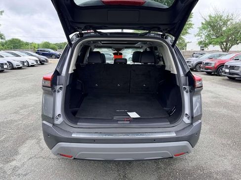Used 2023 Nissan Rogue SV w/ SV Premium B Package FWD image 12