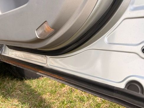 Used 2010 Toyota Highlander SE image 22