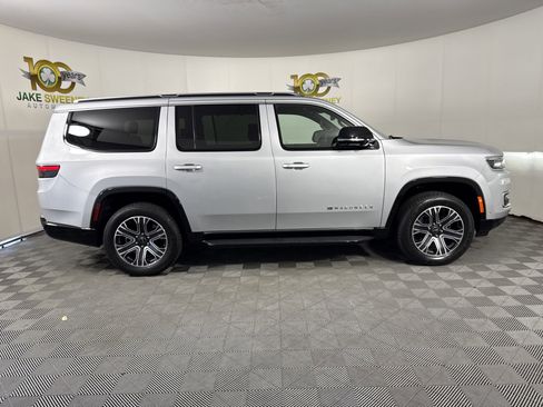 New 2025 Jeep Wagoneer 4WD w/ Convenience Group I image 11