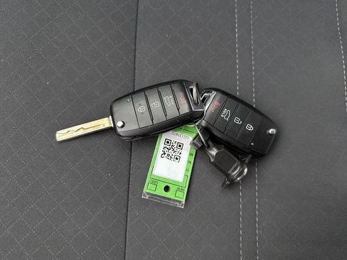 Used 2016 Kia Sorento LX image 31