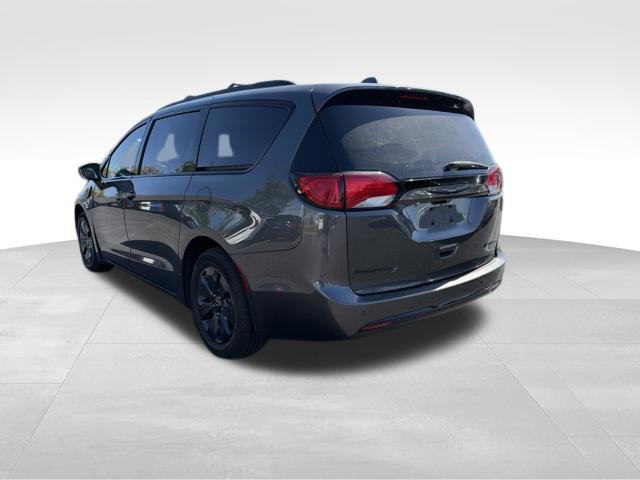 Used 2020 Chrysler Pacifica Touring-L w/ S Appearance Package FWD image 5
