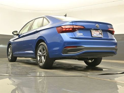 Used 2024 Volkswagen Jetta SE w/ Panoramic Sunroof Package FWD image 22