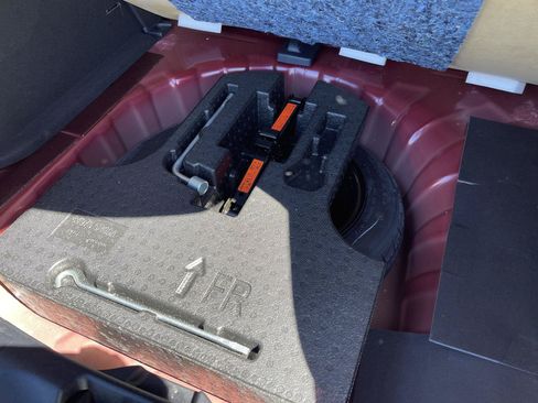 Used 2023 Nissan Kicks SR w/ SR Premium Package FWD image 37