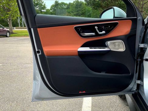 New 2025 Mercedes-Benz GLC 350e GLC 350e image 14