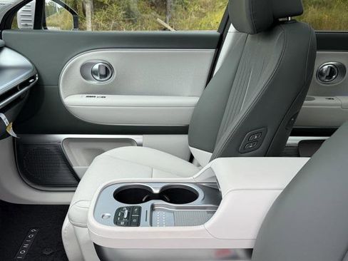 New 2026 Hyundai Ioniq 9 Calligraphy image 23