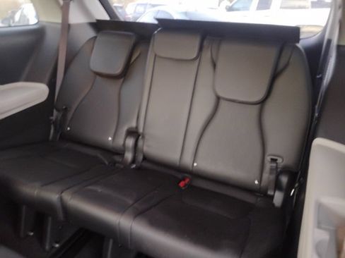 Used 2023 Kia Carnival LX w/ Paint Protection Package image 8
