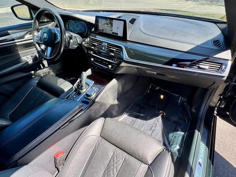 Used 2018 BMW M550i xDrive AWD/4WD image 13
