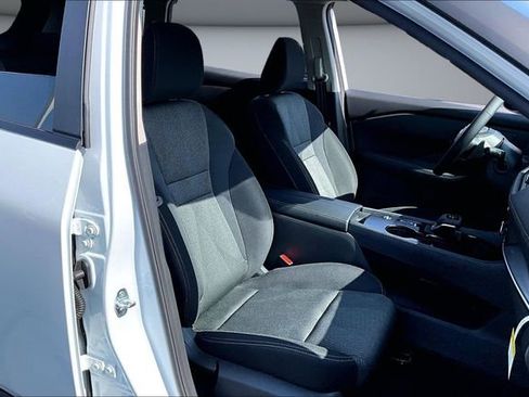 New 2026 Nissan Rogue SV FWD image 9