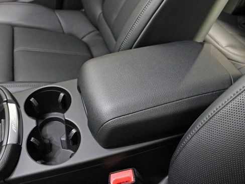 Used 2025 Porsche Macan image 31