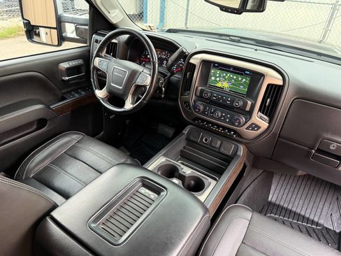 Used 2019 GMC Sierra 2500 Denali w/ Duramax Plus Package image 33