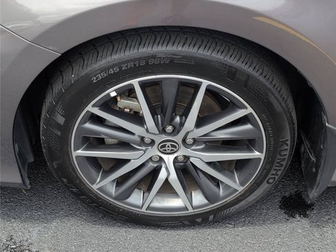 Used 2024 Toyota Camry XLE FWD image 11