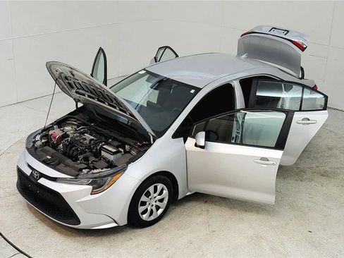 Used 2022 Toyota Corolla LE FWD image 44