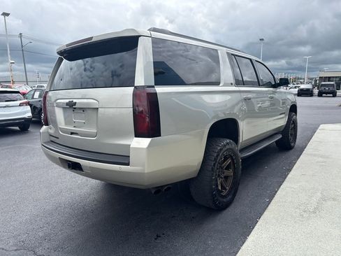 Used 2015 Chevrolet Suburban LT w/ Luxury Package AWD/4WD image 6