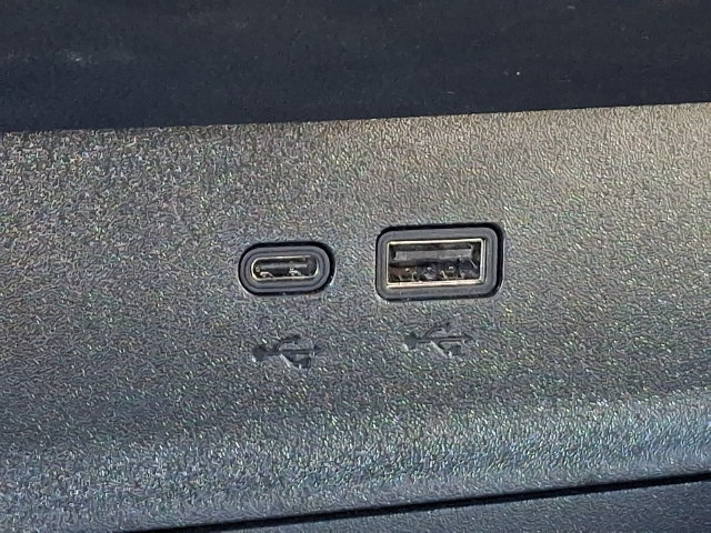 Used 2026 Chevrolet Equinox LT AWD/4WD image 16