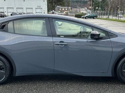 Certified 2025 Toyota Prius LE image 4