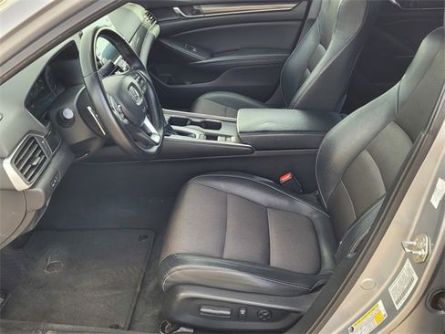 Used 2018 Honda Accord Sport image 13