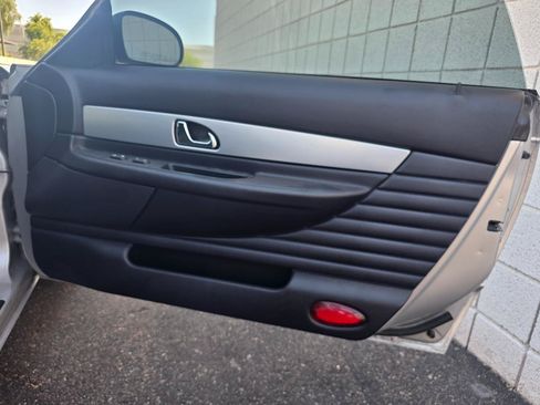 Used 2005 Ford Thunderbird RWD image 30